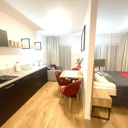 Premium Atal Square-free Parking Space In The Garage Apartmán