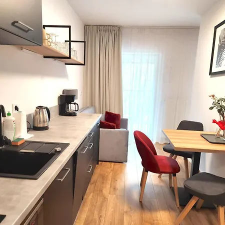 Premium Atal Square-free Parking Space In The Garage Apartmán