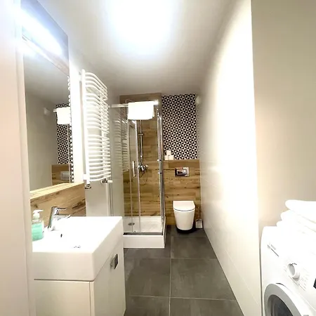 Premium Atal Square-free Parking Space In The Garage Apartment *